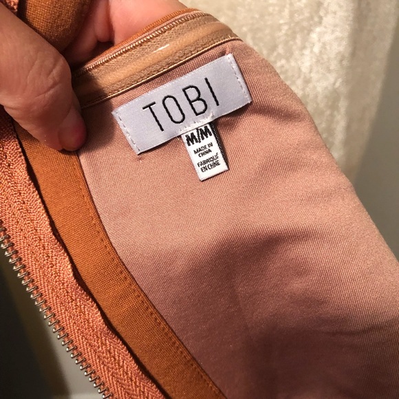 Tobi Crop Top - Size Medium - Picture 5 of 5